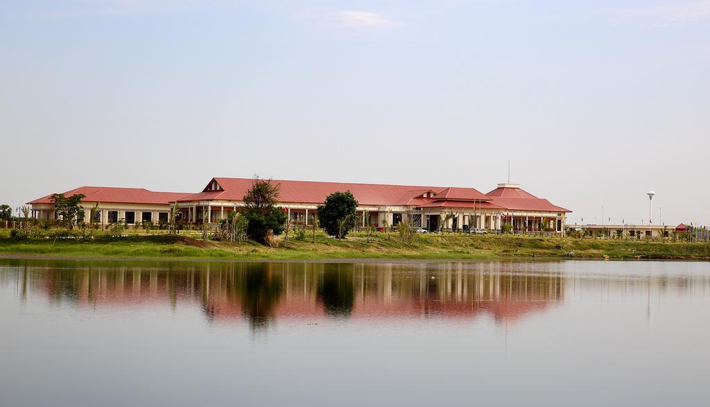 Horizon Lake View Resort Naypyidaw Exterior foto